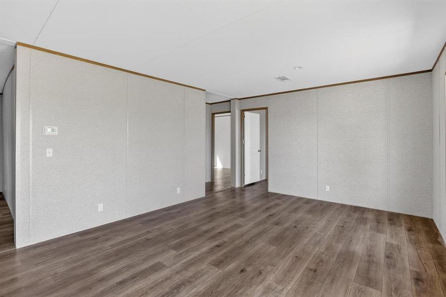 Spacious, unfurnished interior of a new home in , Aurora (Image 21).