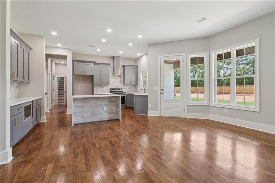 Image 96 of a home in .