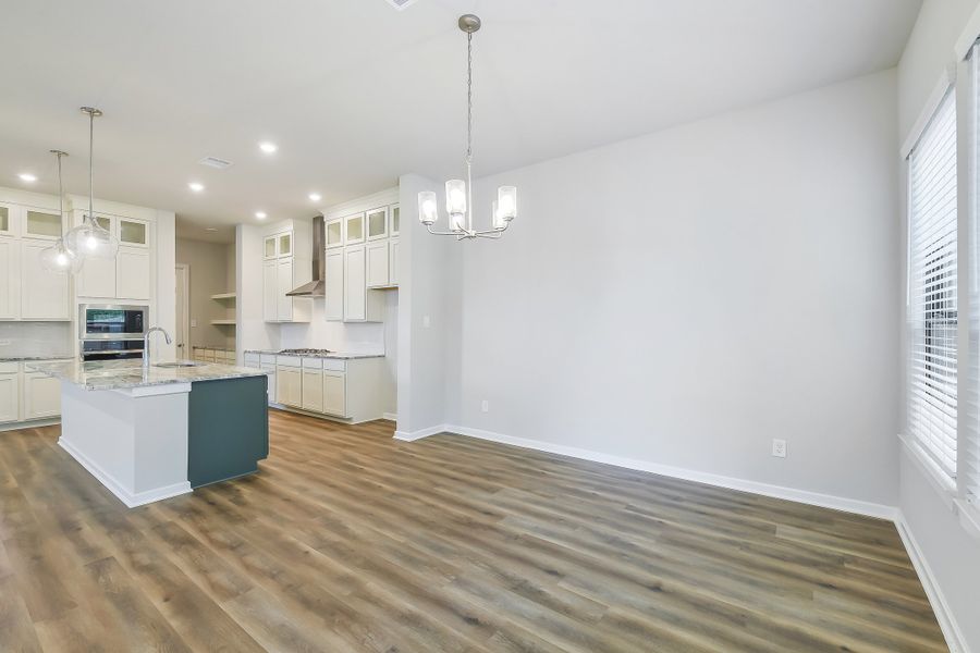 Spacious, unfurnished interior of a new home in Summer Place  35', Montgomery (Image 38).