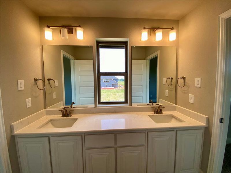 Jack & Jill bathroom makes it easy to share betreen bedrooms #3 & #4 Jack & Jill bathroom makes it easy to share betreen bedrooms #3 & #4