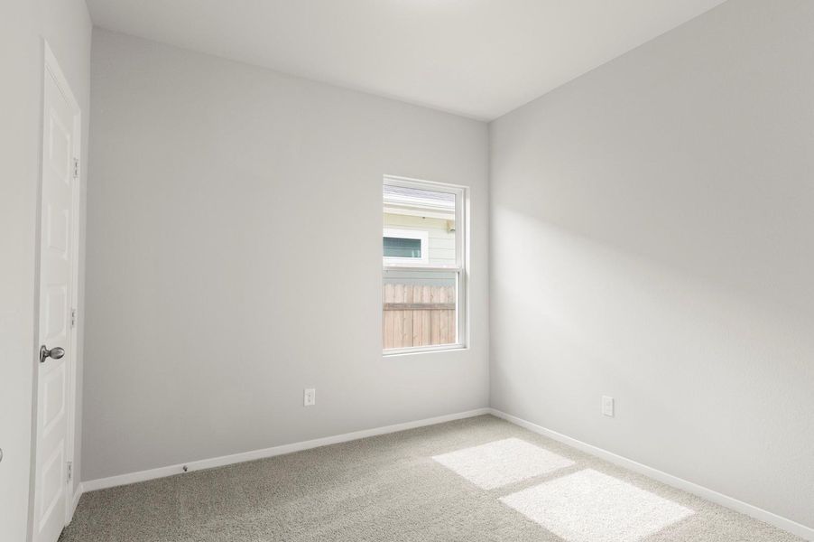Spacious, unfurnished interior of a new home in Cloverleaf, Austin (Image 27).