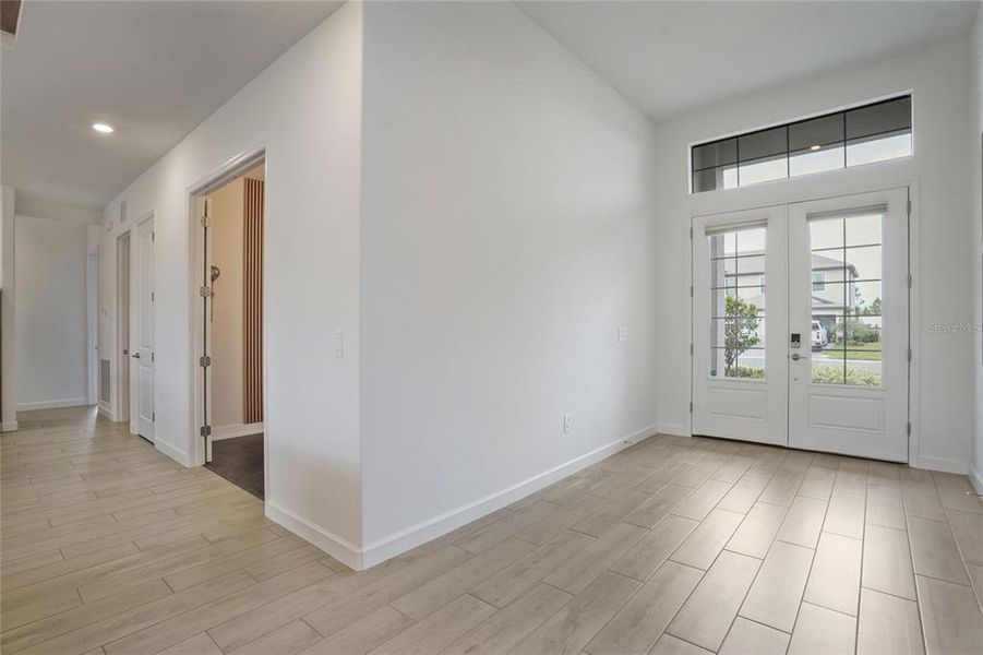 Spacious, unfurnished interior of a new home in , Lakewood Ranch (Image 23). Spacious, unfurnished interior of a new home in , Lakewood Ranch (Image 23).