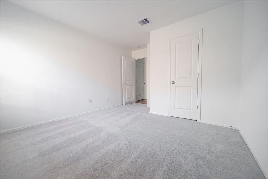 Spacious, unfurnished interior of a new home in , Baytown (Image 7).