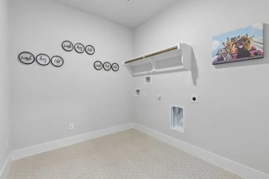 Spacious, unfurnished interior of a new home in Ten Mile Creek, DeSoto (Image 21). Spacious, unfurnished interior of a new home in Ten Mile Creek, DeSoto (Image 21).