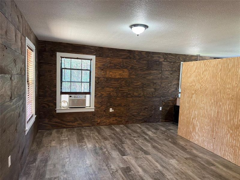 Spacious, unfurnished interior of a new home in , Whitney (Image 14).