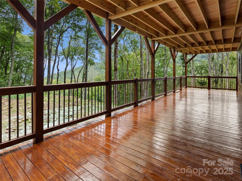 Spacious, unfurnished interior of a new home in , Maggie Valley (Image 19).