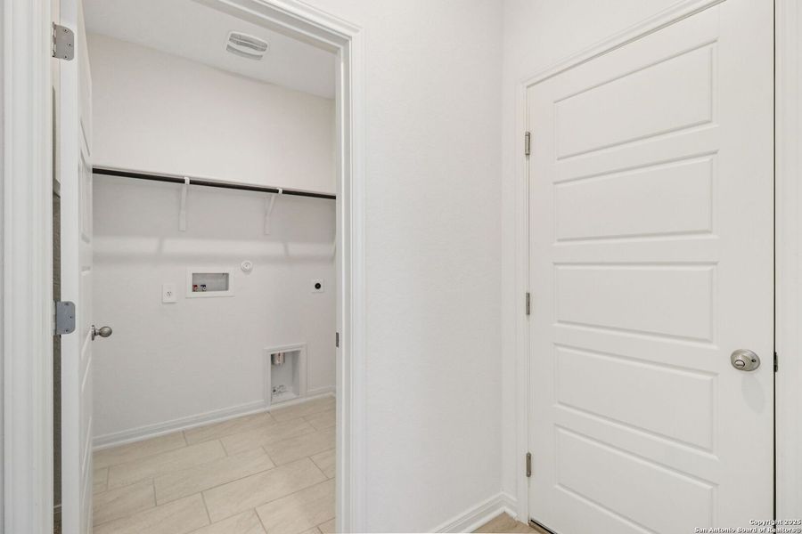 Furnished interior view inside a new home in Thomas Pond, San Antonio (Image 11). Furnished interior view inside a new home in Thomas Pond, San Antonio (Image 11).