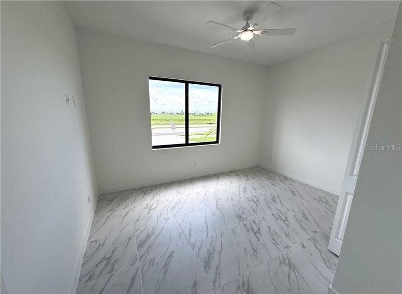 Spacious, unfurnished interior of a new home in , Cape Coral (Image 25).