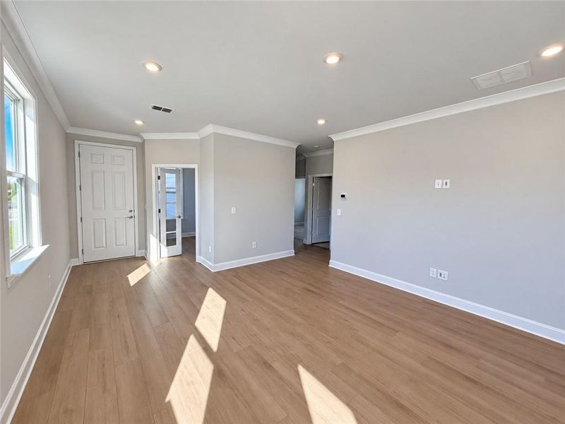 Spacious, unfurnished interior of a new home in Sun City Peachtree, Griffin (Image 7).