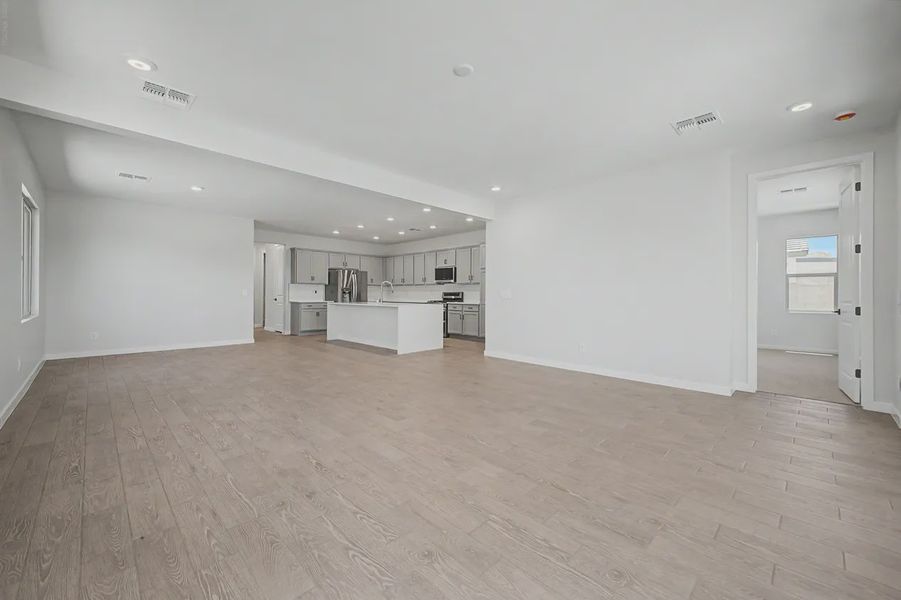 Spacious, unfurnished interior of a new home in Avanti at Granite Vista, Waddell (Image 15). Spacious, unfurnished interior of a new home in Avanti at Granite Vista, Waddell (Image 15).