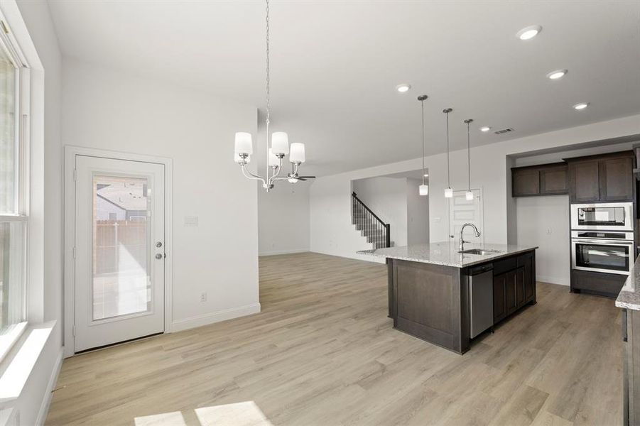 12_13. 506 Fort Davis - Dining (2)