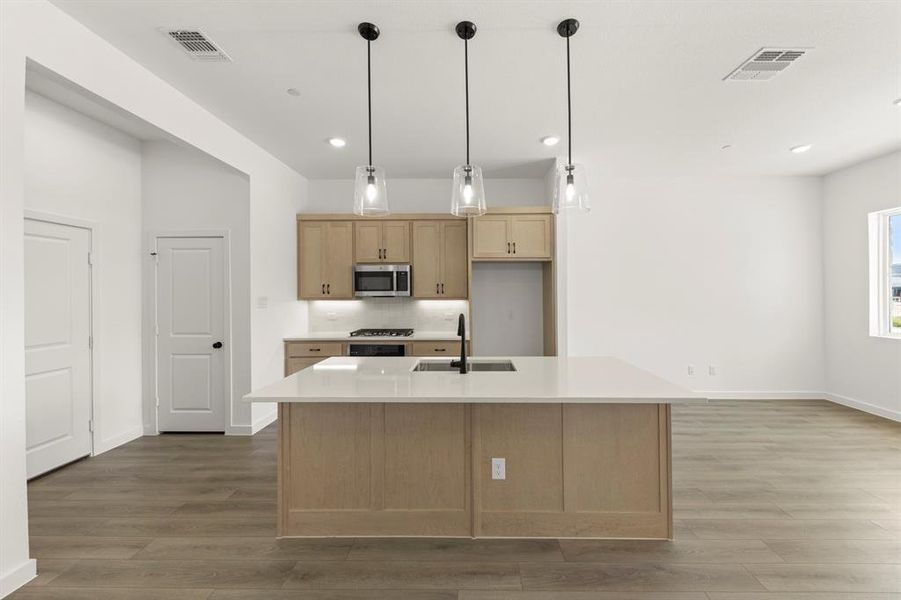08. 831 Pedernales - Kitchen