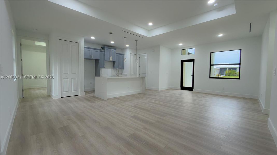 Spacious, unfurnished interior of a new home in , Fort Myers (Image 21).