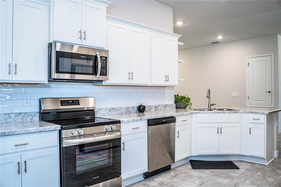 Furnished interior view inside a new home in , Winter Haven (Image 18).