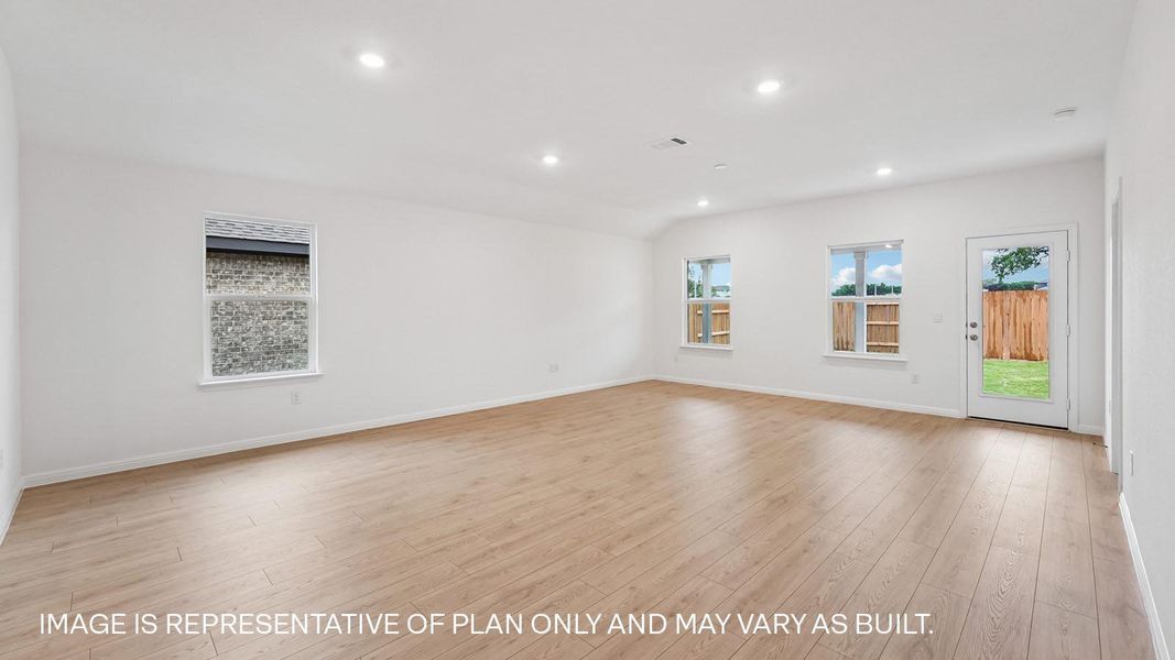 Spacious, unfurnished interior of a new home in Bar W Ranch, Leander (Image 9).
