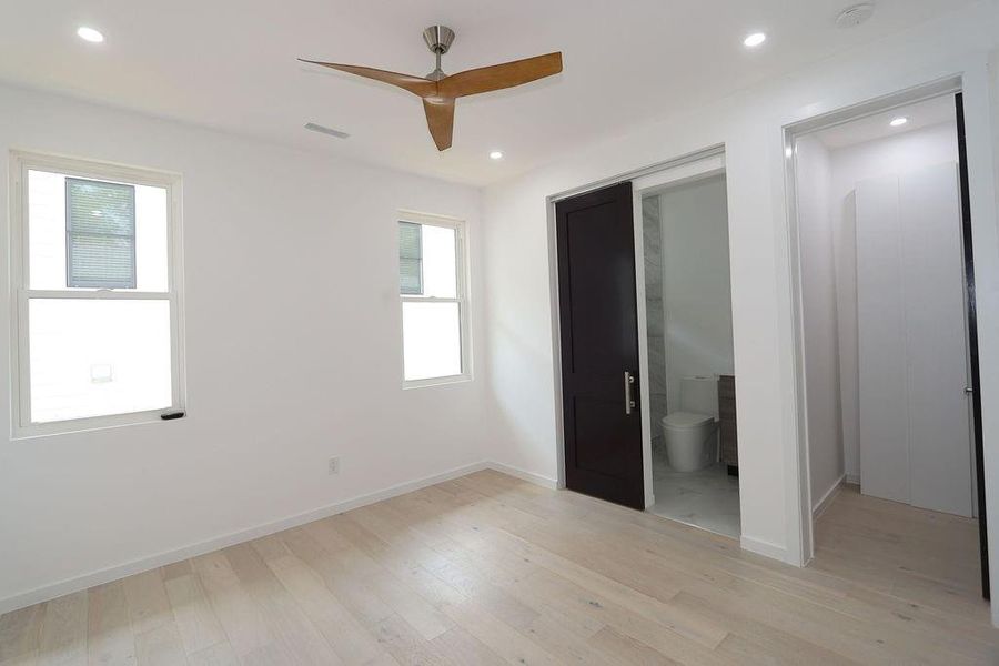 Spacious, unfurnished interior of a new home in , Scottdale (Image 21).