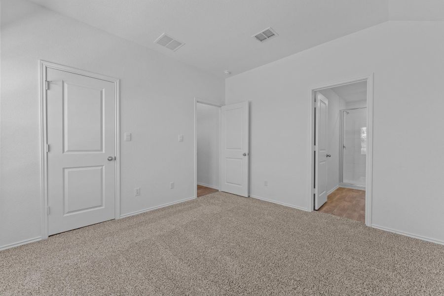 Spacious, unfurnished interior of a new home in Valverde, Bastrop (Image 26).