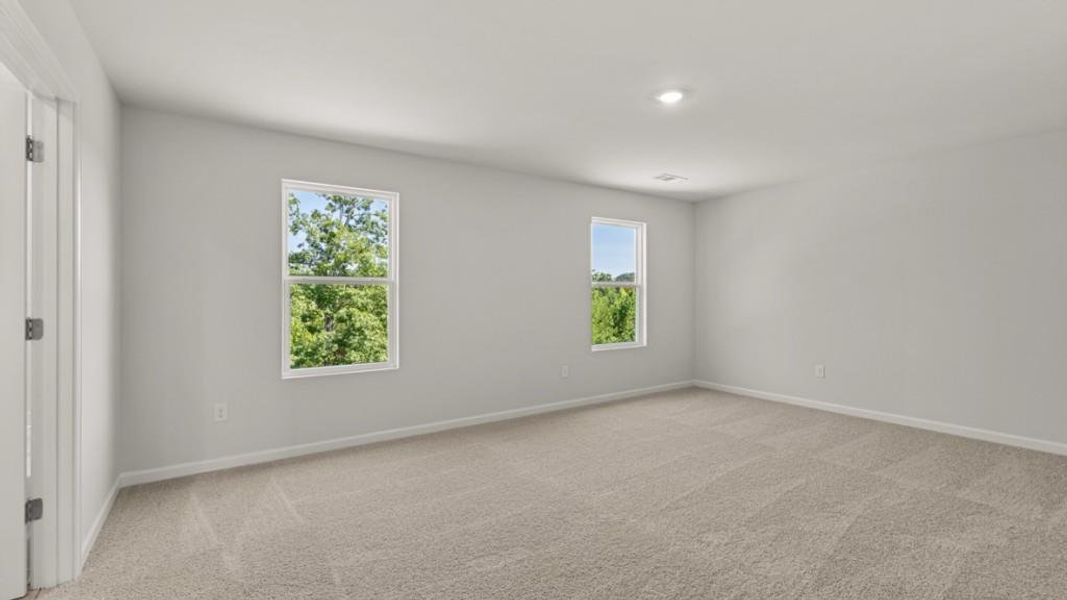 Spacious, unfurnished interior of a new home in Falcon Landing, Gainesville (Image 20).