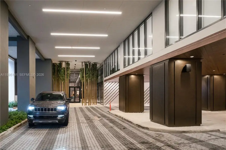 Condo located in Miami, FL showcasing its design and architecture (Image 3).