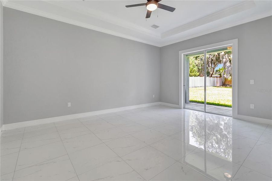 Spacious, unfurnished interior of a new home in , Leesburg (Image 34).