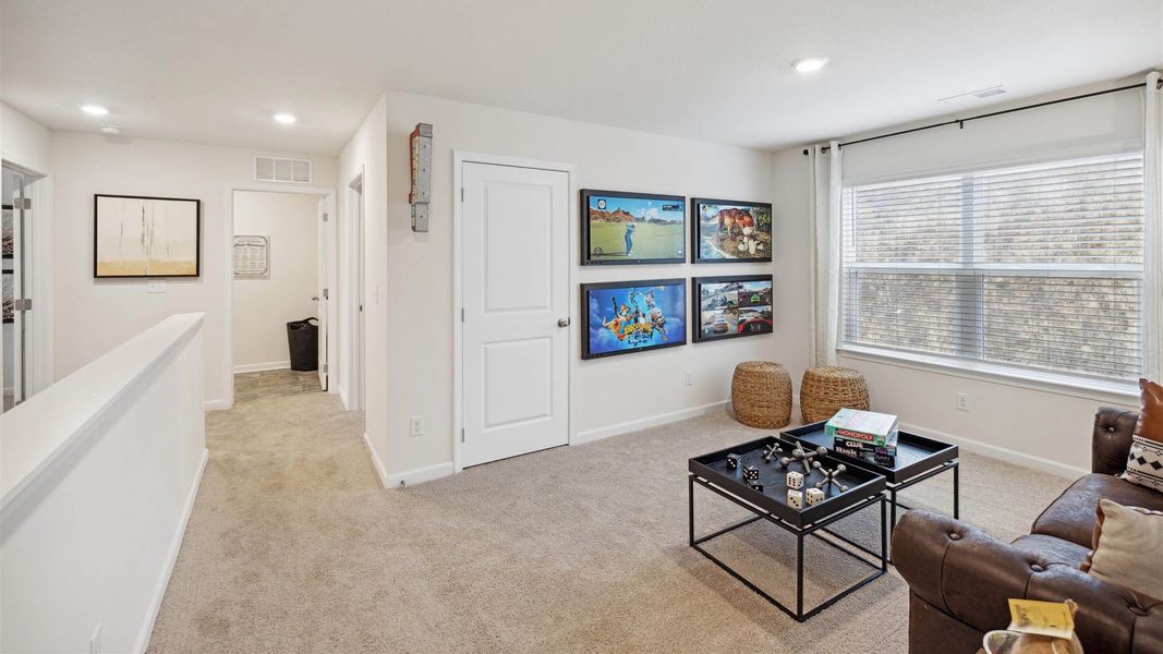 Representative furnished interior of a home built from the Hayden by D.R. Horton in Fairview Hills, Cleveland (Image 13).