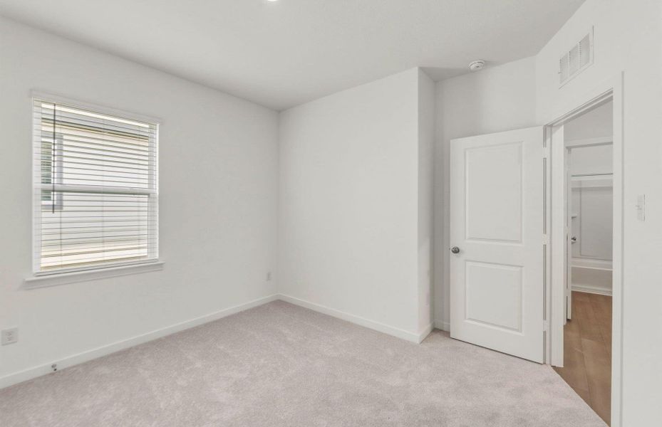 Spacious, unfurnished interior of a new home in Skyview, Belton (Image 12).