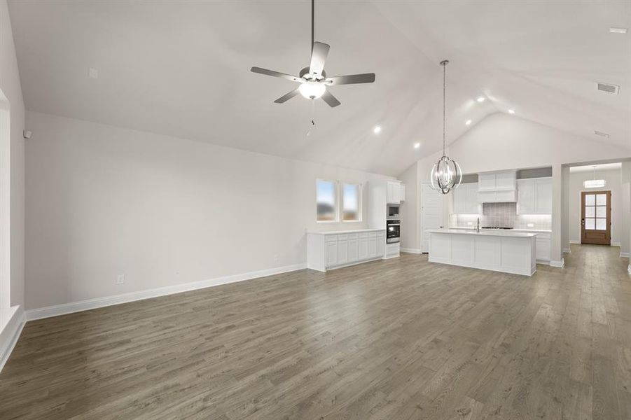 17_18. 812 Stoney Bridge - Family (3) 17_18. 812 Stoney Bridge - Family (3)