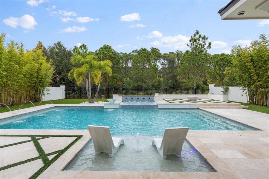 Exterior details and patio area of a home in , Orlando (Image 24).