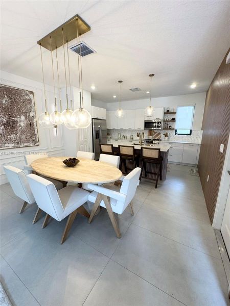 Furnished interior view inside a new home in , Doral (Image 5).