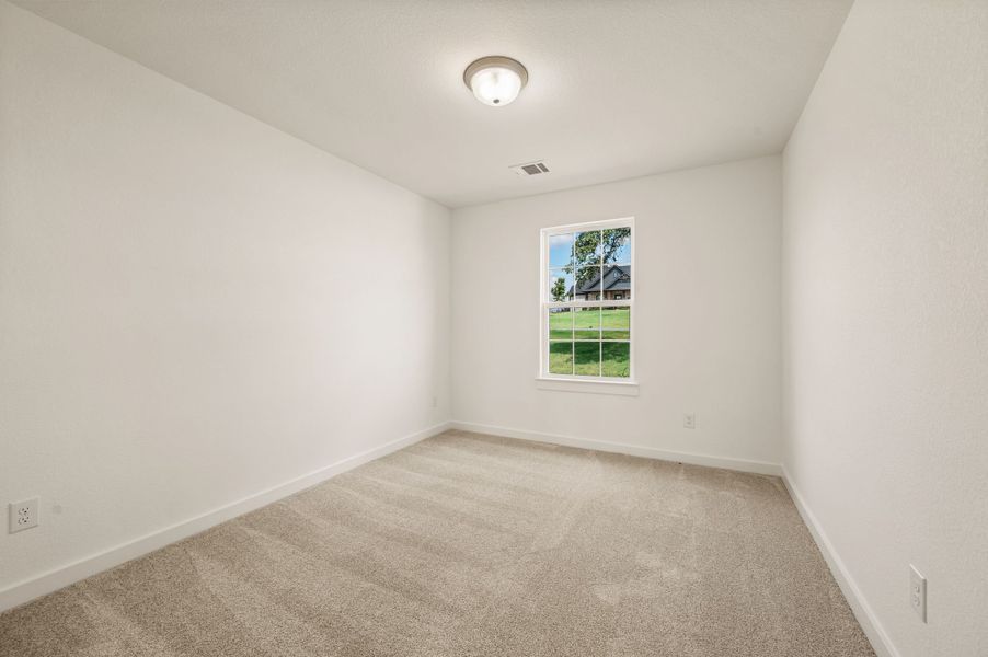 Spacious, unfurnished interior of a new home in Gatlin Ranch, Springtown (Image 24).