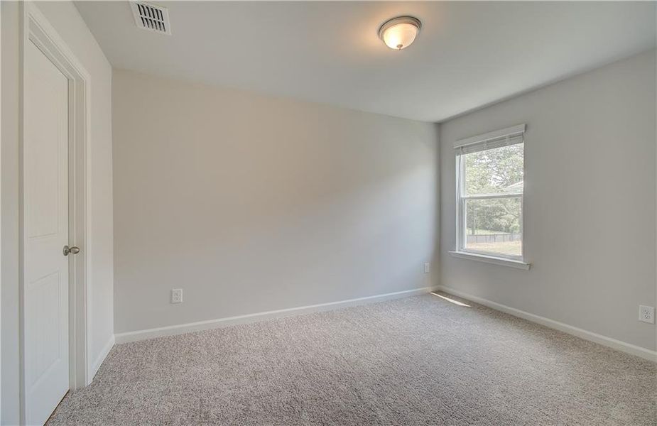 Spacious, unfurnished interior of a new home in Enclave at Evergreen, Fairburn (Image 11).