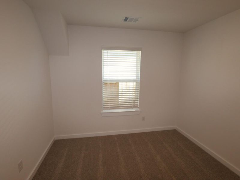 Spacious, unfurnished interior of a new home in Indian Springs, Crosby (Image 9).