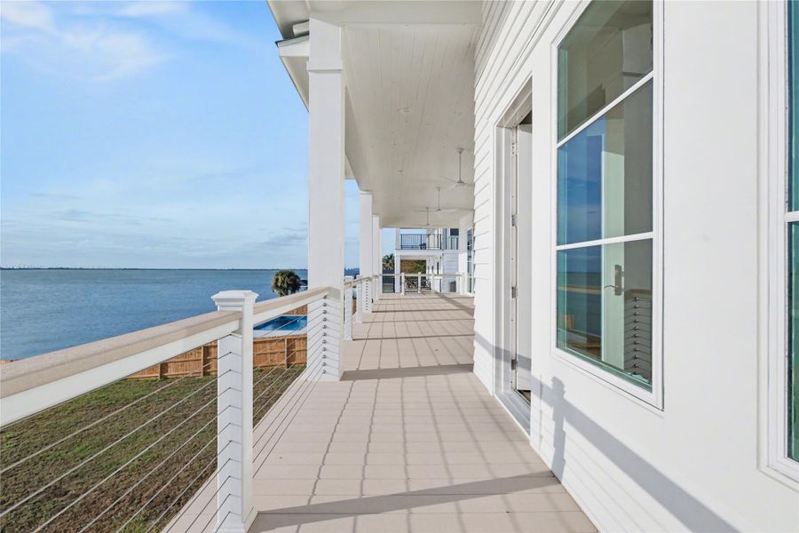 Exterior details and patio area of a home in , Galveston (Image 4).