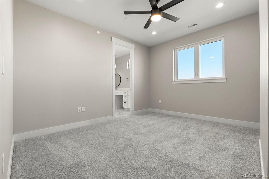 Spacious, unfurnished interior of a new home in , Hudson (Image 42).