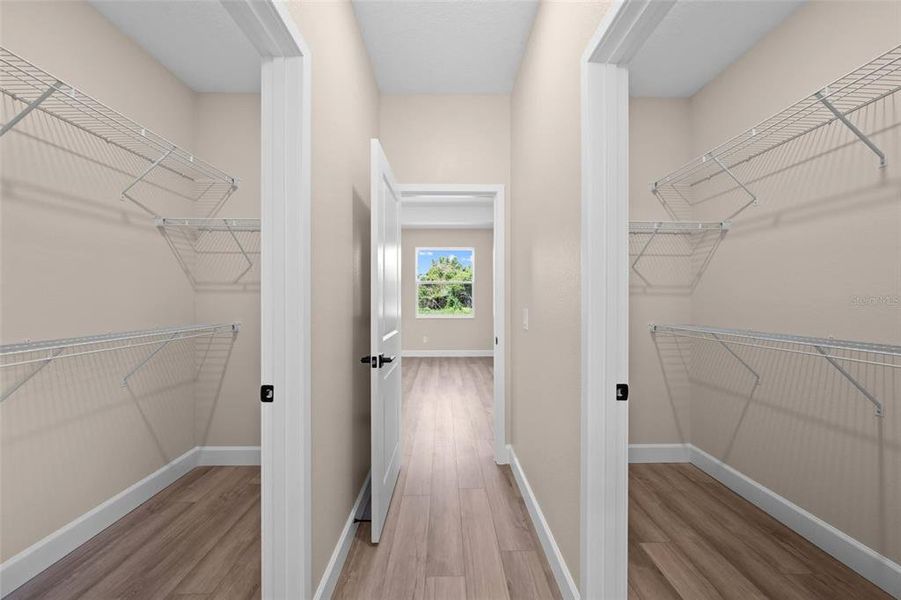 Spacious, unfurnished interior of a new home in , Kissimmee (Image 11).