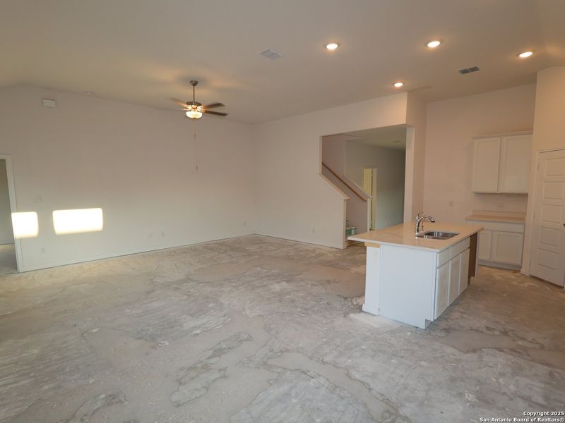 Spacious, unfurnished interior of a new home in Greenspoint Heights, Seguin (Image 13).