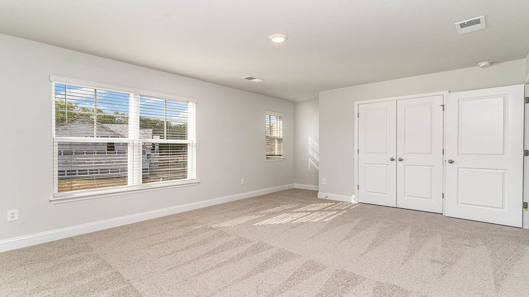 Representative unfurnished interior of a home built from the HARBOR OAK by D.R. Horton in Haven View, Murrells Inlet (Image 34).