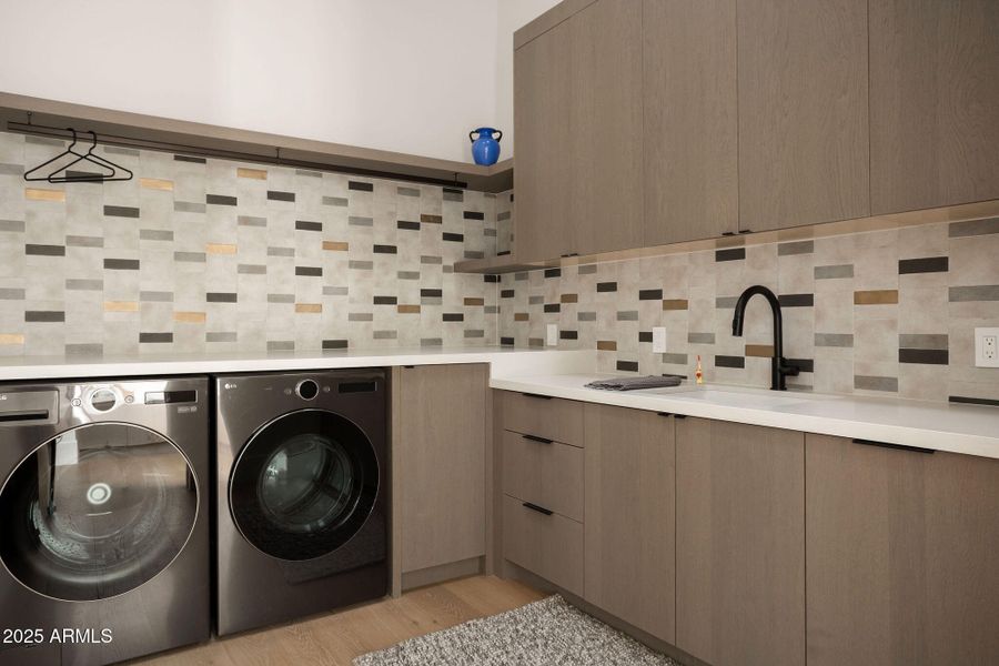 7034 E Paradise Dr 7034 E Paradise Dr