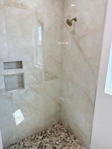 Close-up of interior finishes inside a home in , Lehigh Acres (Image 11).