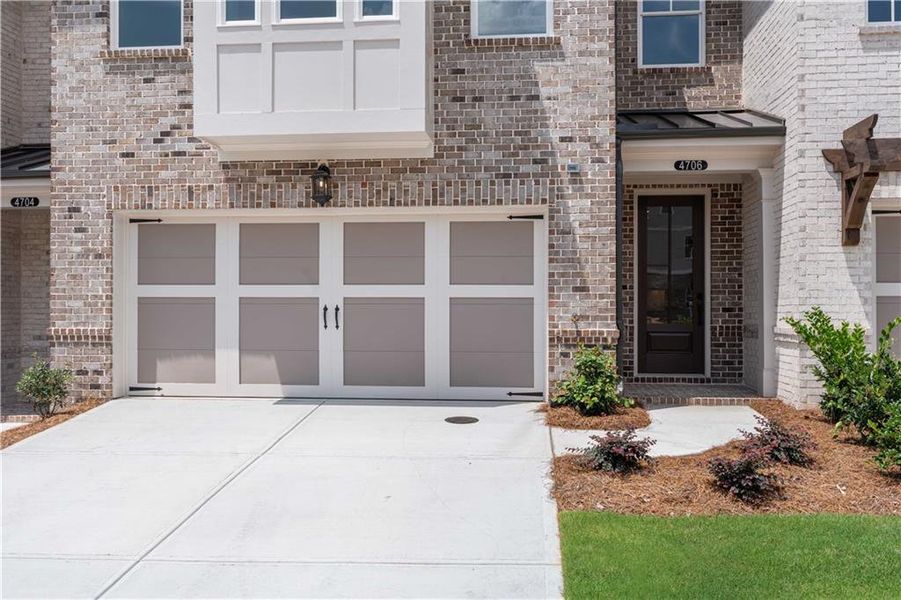 Exterior details and patio area of a home in , Peachtree Corners (Image 4).