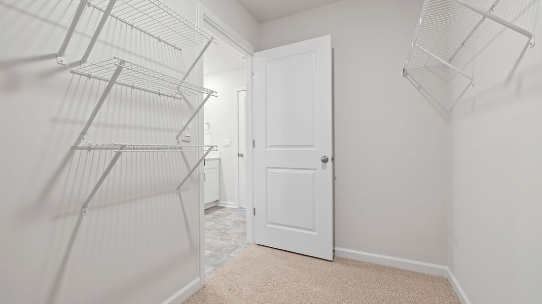 Image 32 of a home in Woodglen.