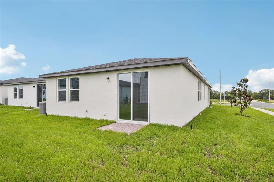 Exterior details and patio area of a home in , Lake Hamilton (Image 19).