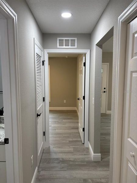 Spacious, unfurnished interior of a new home in , Citrus Springs (Image 14).