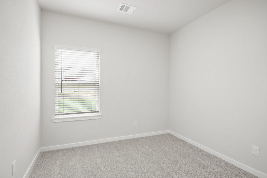 Spacious, unfurnished interior of a new home in Oakwood Ranch, Willis (Image 13).