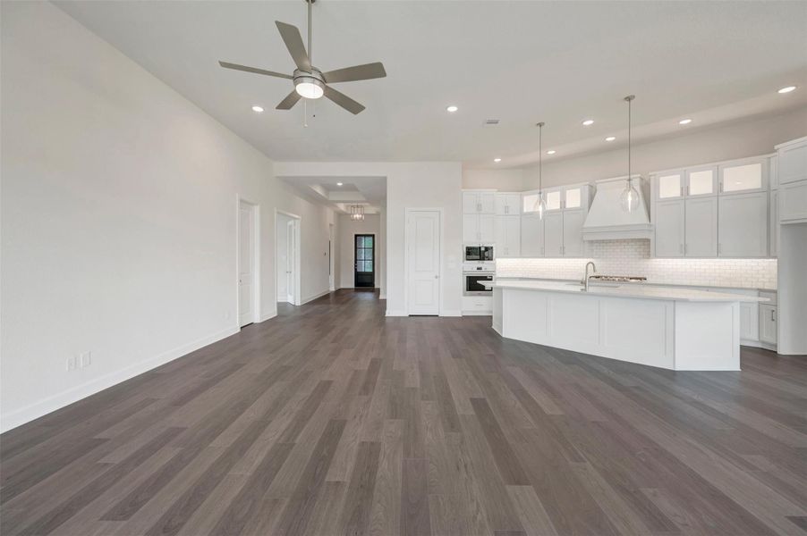 Spacious, unfurnished interior of a new home in The Highlands Encore - Harbor Collection, Porter (Image 21).