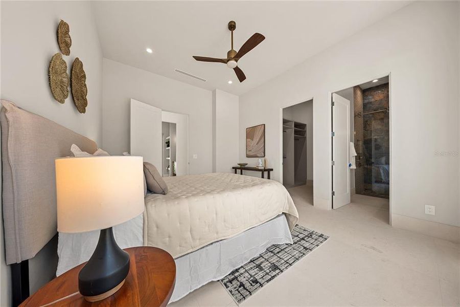 Furnished interior view inside a new home in , Orlando (Image 46).