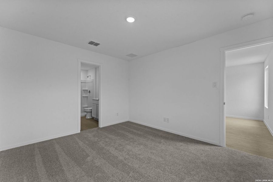 Spacious, unfurnished interior of a new home in Torian Village, San Antonio (Image 10).