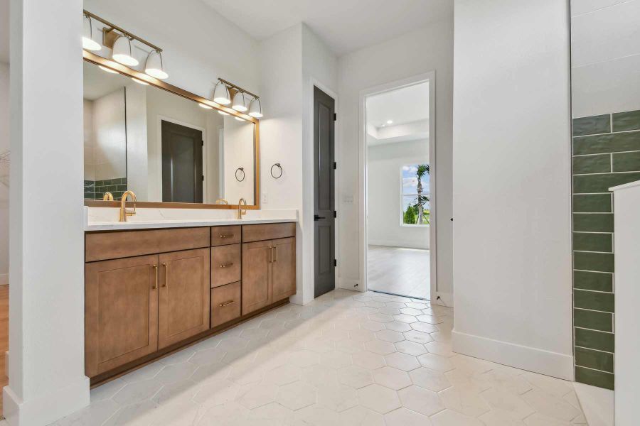 The Fishbeck - Owner's Bath The Fishbeck - Owner's Bath