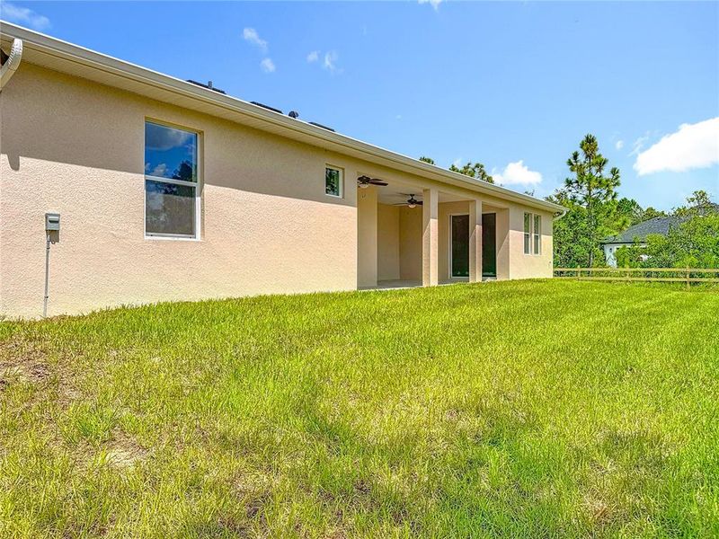 Exterior details and patio area of a home in , Orlando (Image 1).