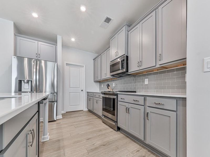 Furnished interior view inside a new home in Kingsley, Acworth (Image 17).